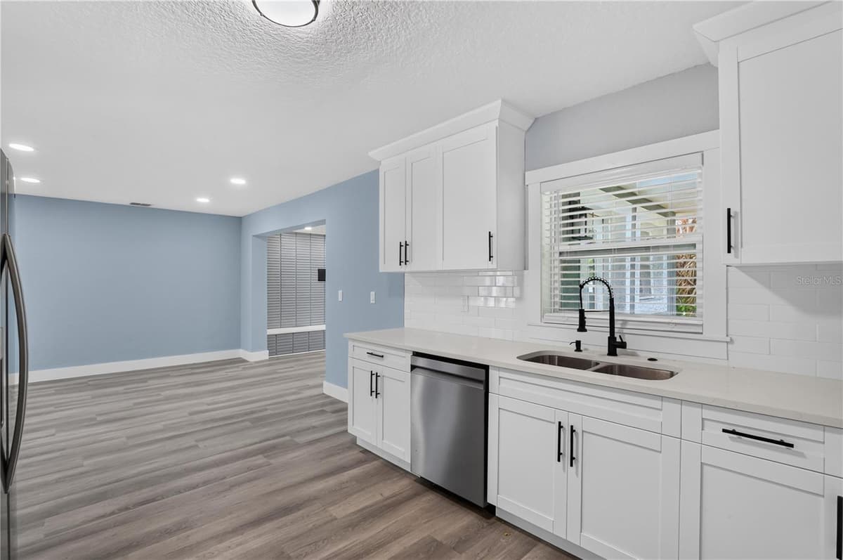 2700 12TH STREET — photo 11 of 32