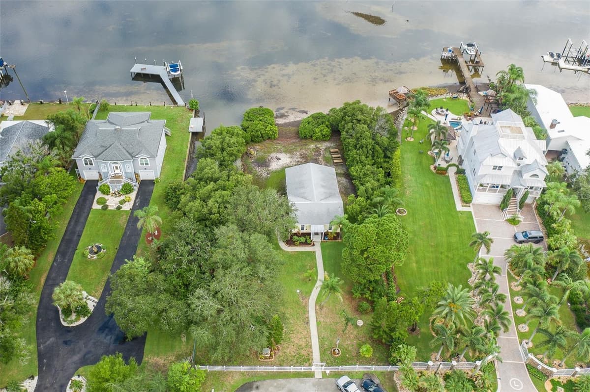 2030 GULFVIEW DRIVE — photo 13 of 77