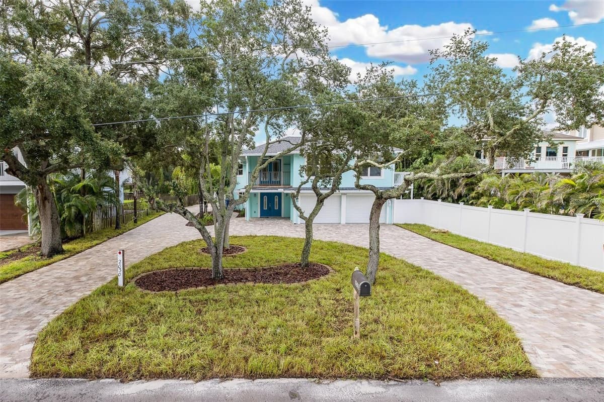 2030 GULFVIEW DRIVE — photo 16 of 77
