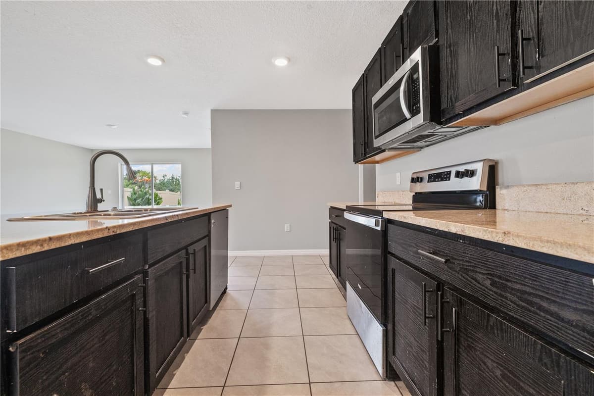 11722 WHITE WILLOW LANE — photo 8 of 34