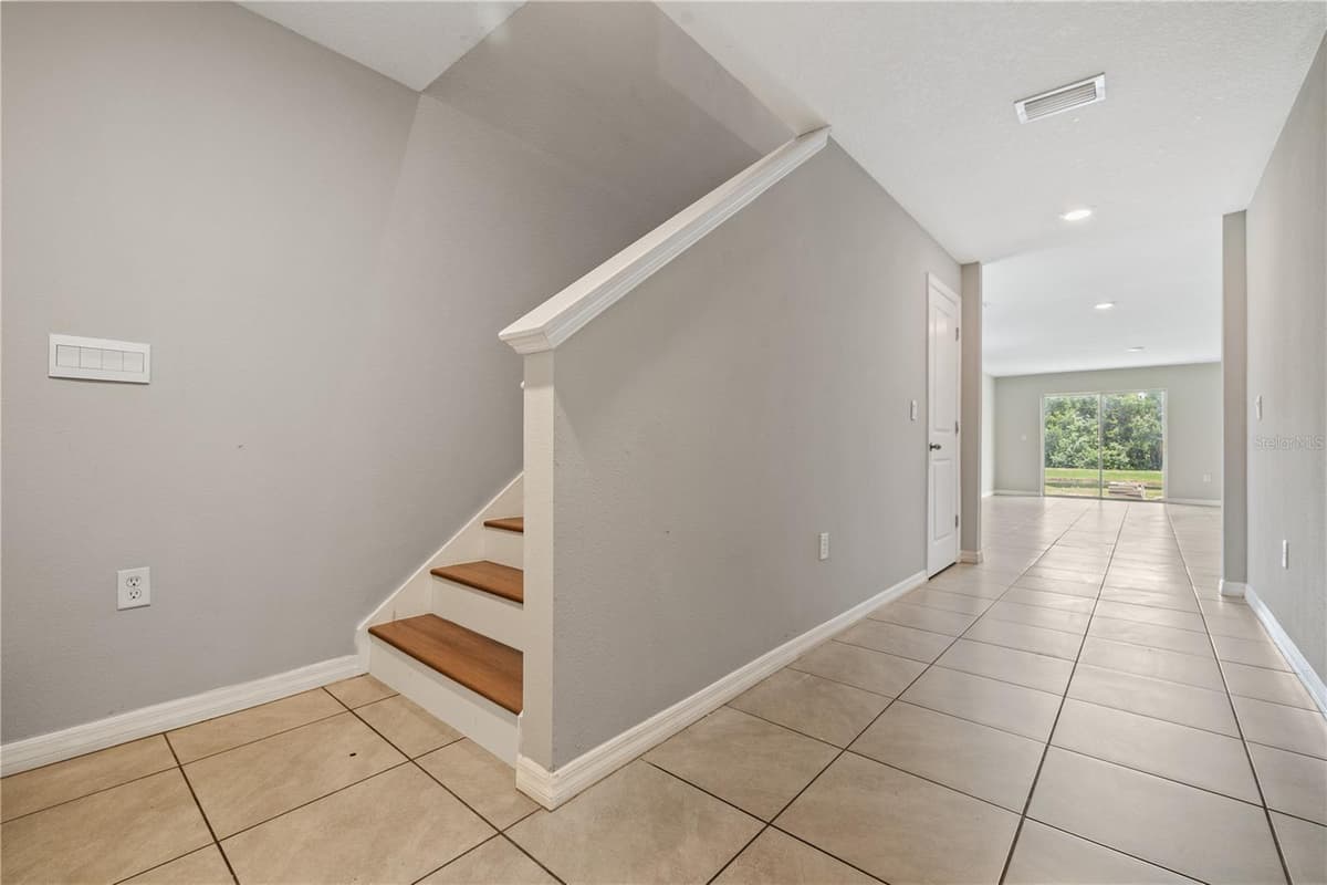 11722 WHITE WILLOW LANE — photo 3 of 34