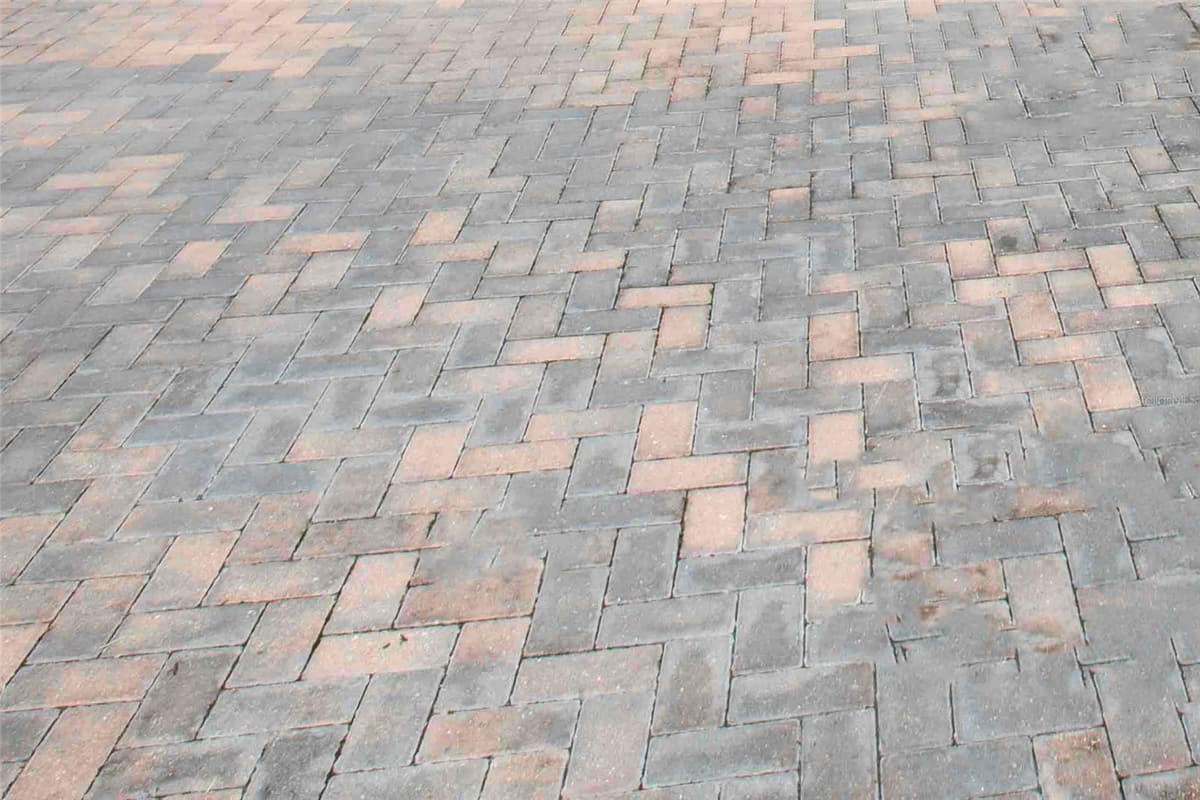 8585 WINNING FIELDS ROAD — photo 5 of 64