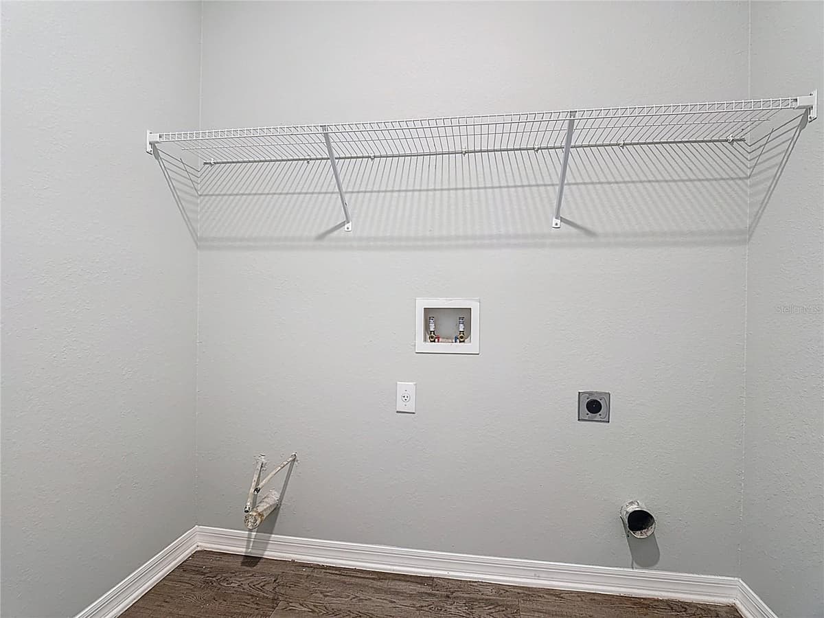 840 SYDNEY STREET — photo 37 of 52