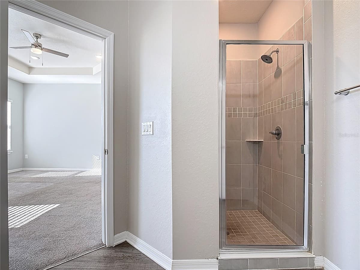 840 SYDNEY STREET — photo 18 of 52