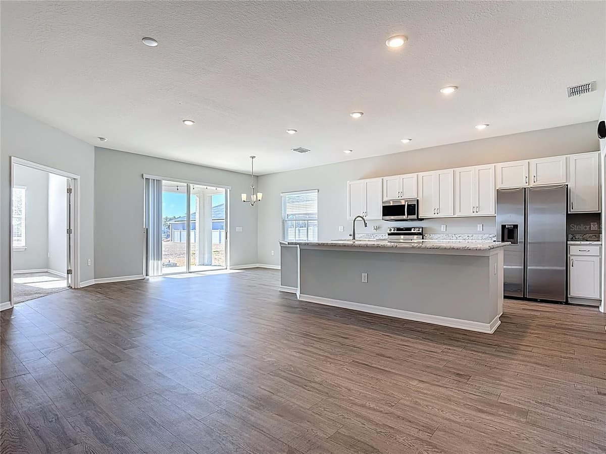 840 SYDNEY STREET — photo 7 of 52