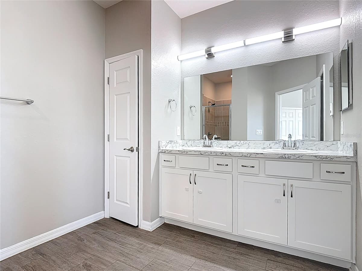 840 SYDNEY STREET — photo 17 of 52