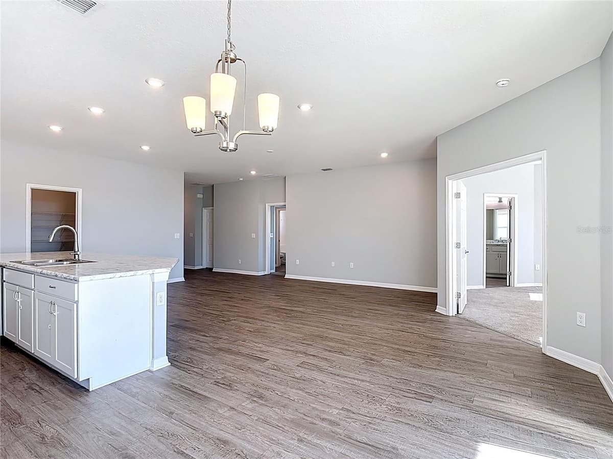 840 SYDNEY STREET — photo 19 of 52