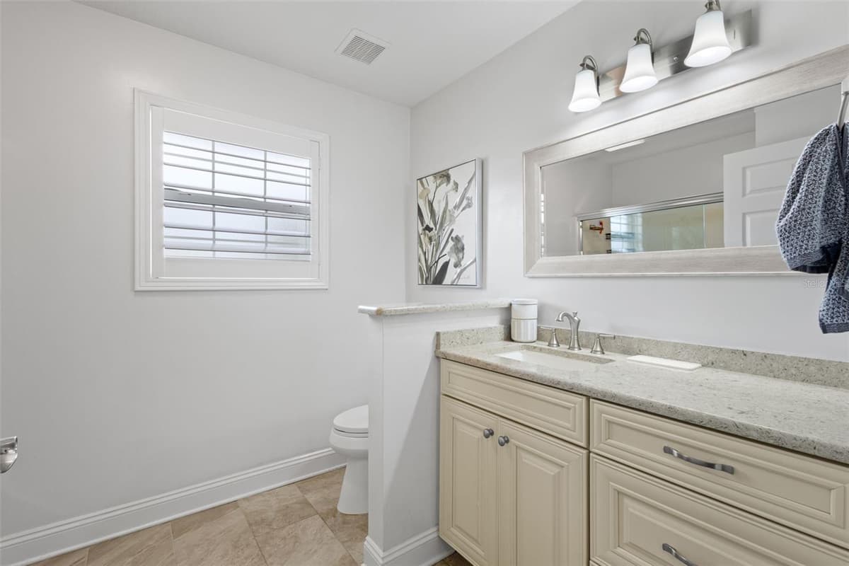 8140 MEADOWLARK CT — photo 12 of 59