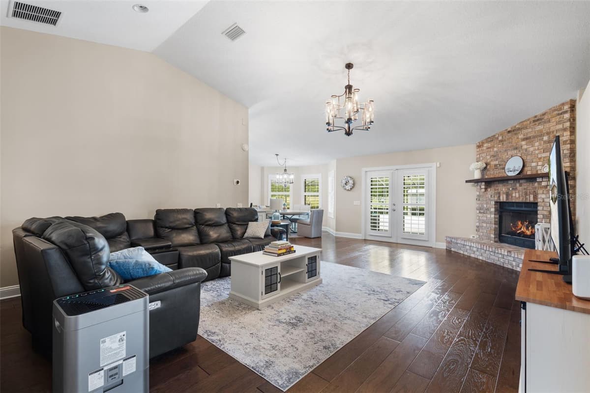 8140 MEADOWLARK CT — photo 6 of 59