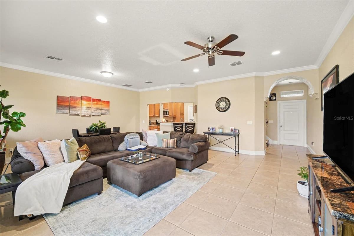 1800 KOLE PLACE — photo 5 of 44