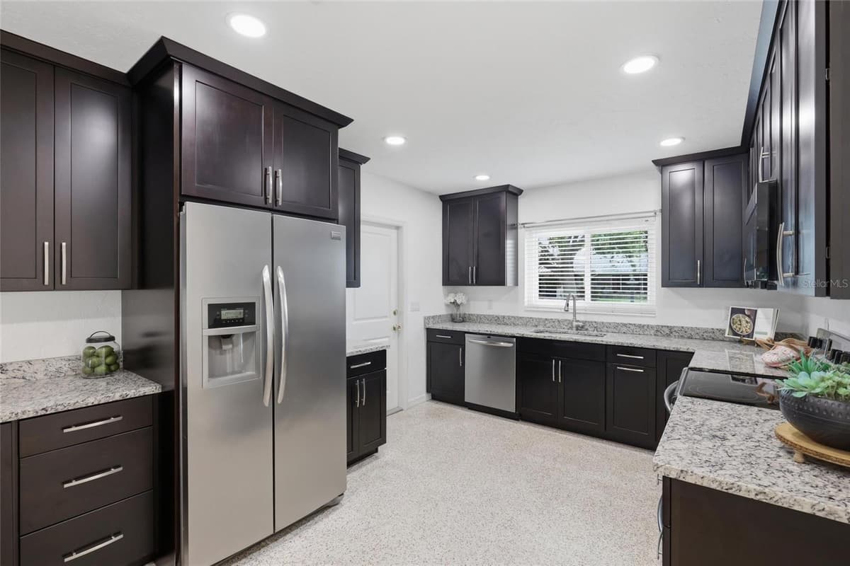 412 SHADE DRIVE — photo 11 of 30