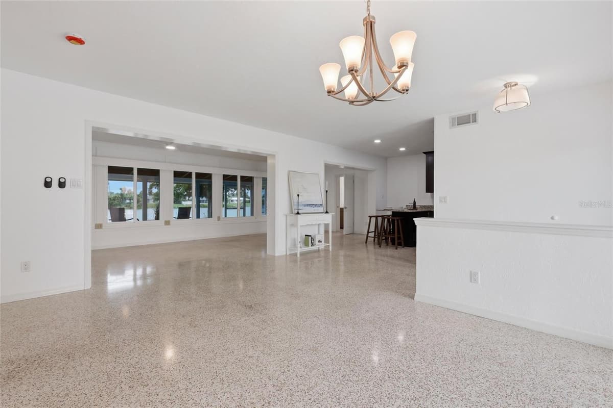 412 SHADE DRIVE — photo 9 of 30