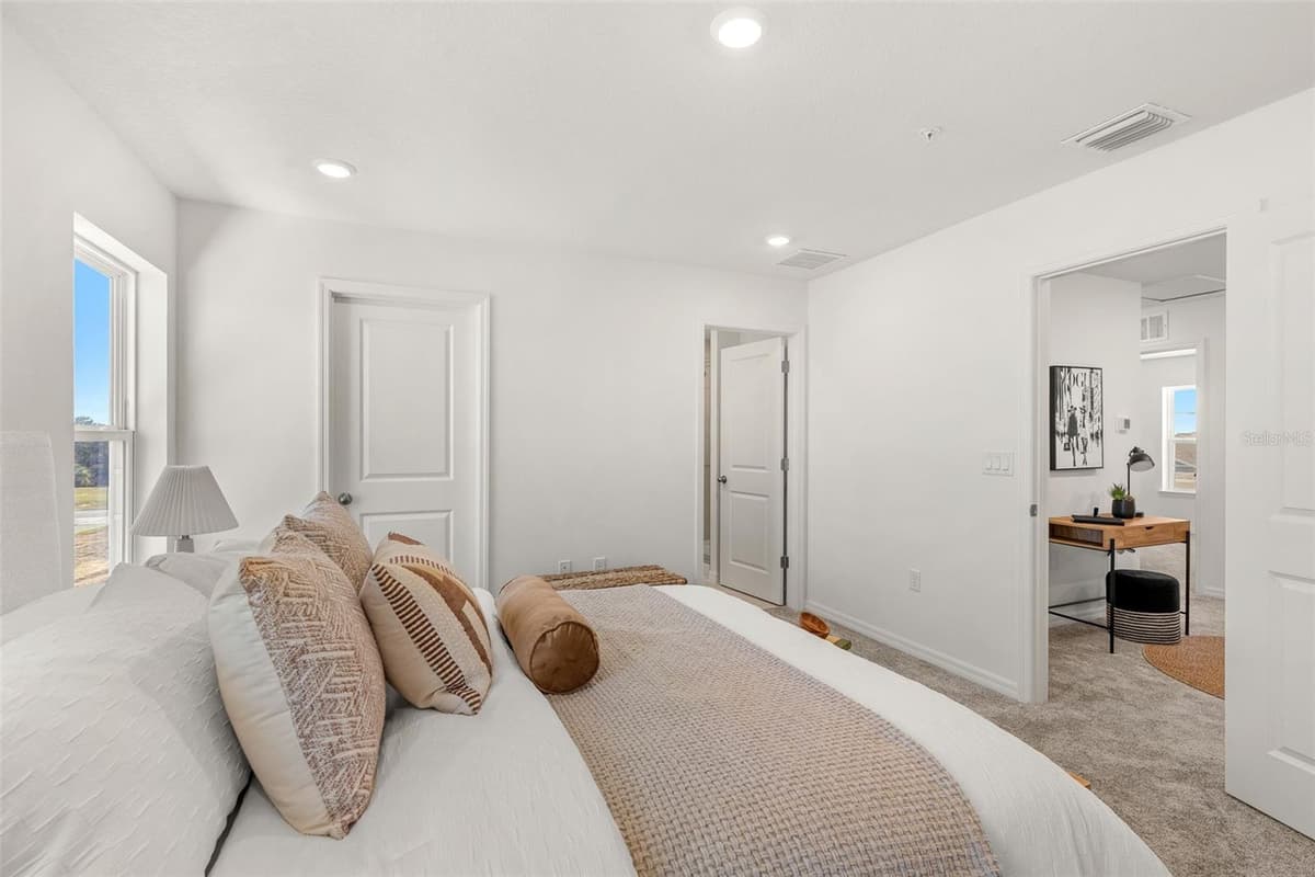 672 EMERALD GROVE DRIVE — photo 20 of 29