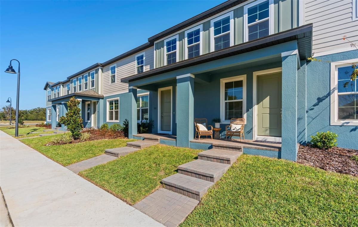672 EMERALD GROVE DRIVE — photo 1 of 29