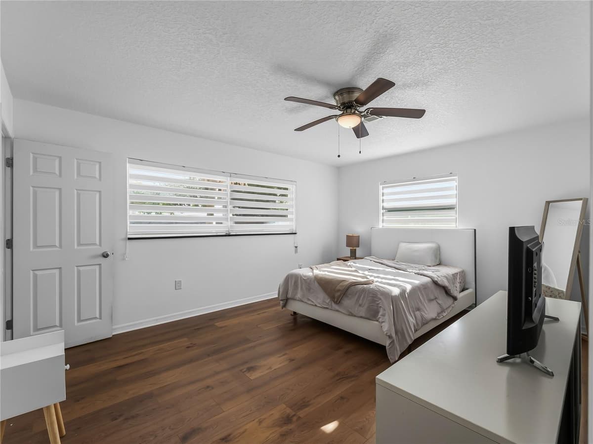 2915 WEBBER STREET — photo 12 of 29