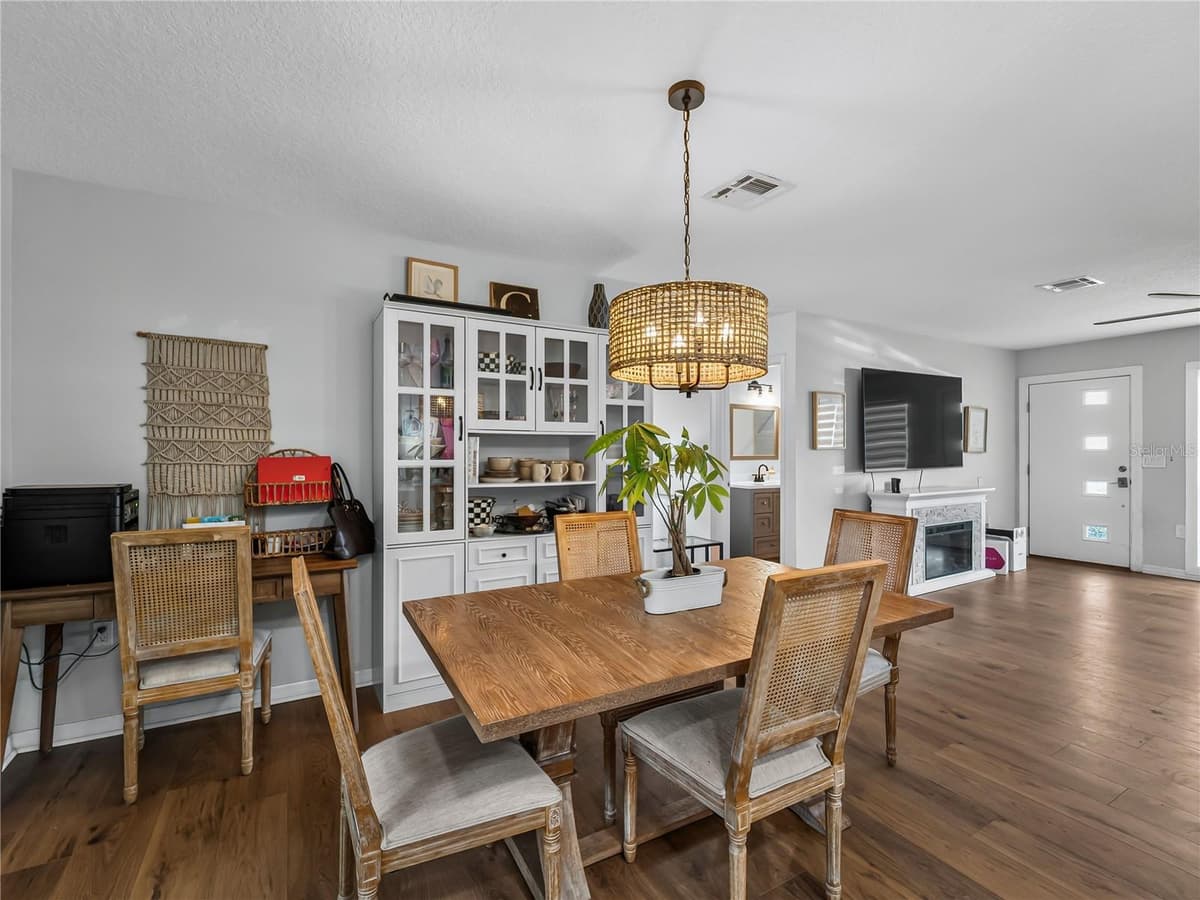 2915 WEBBER STREET — photo 5 of 29