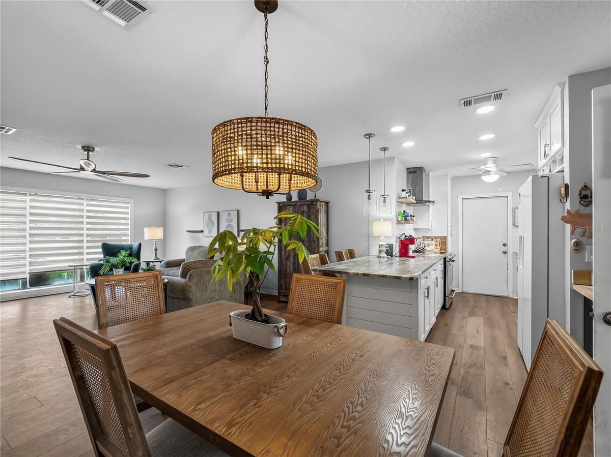 2915 WEBBER STREET — photo 8 of 29