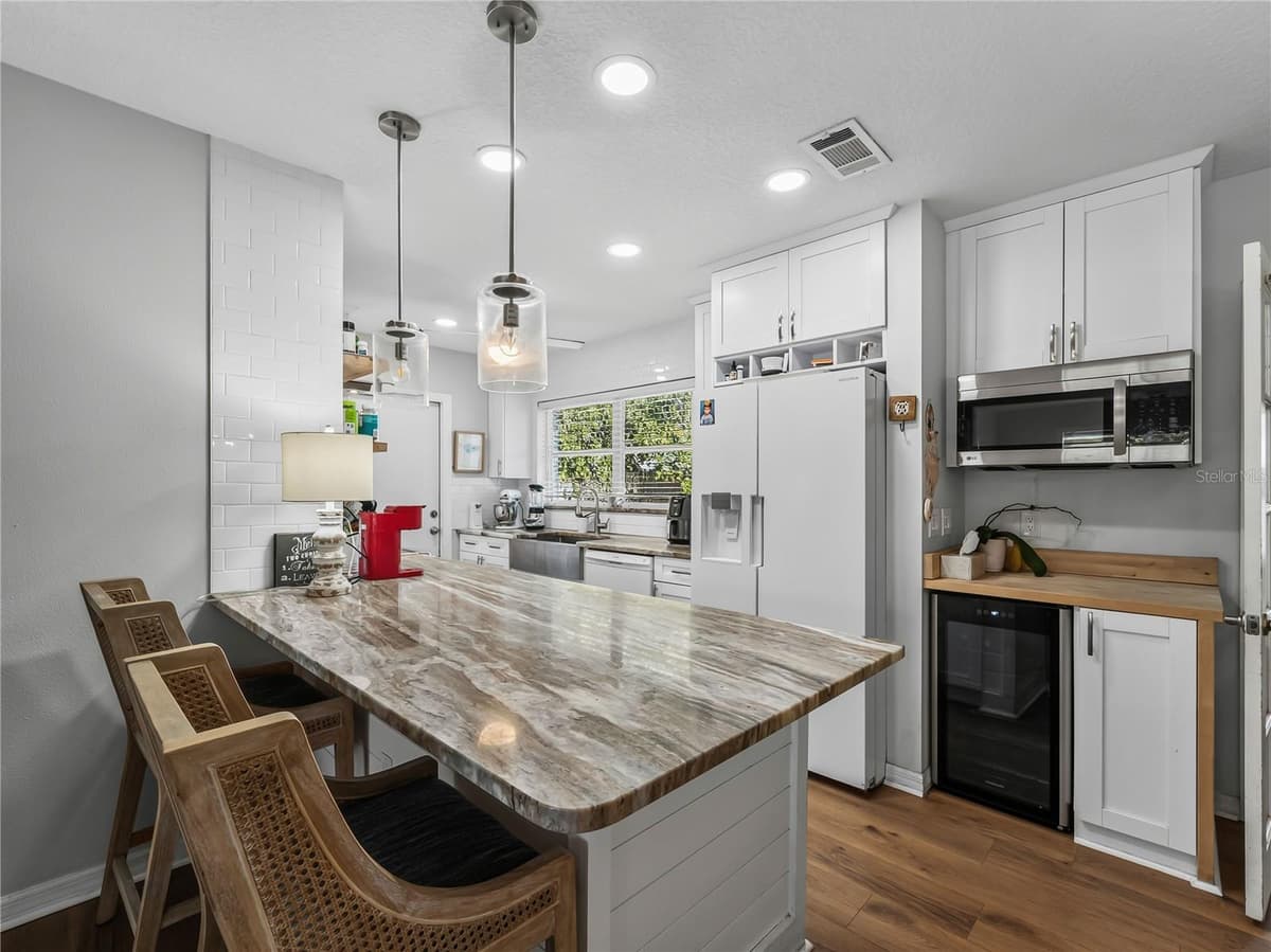 2915 WEBBER STREET — photo 9 of 29