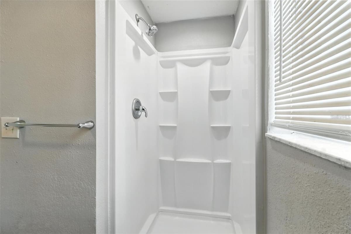 8035 GULF WAY — photo 16 of 24