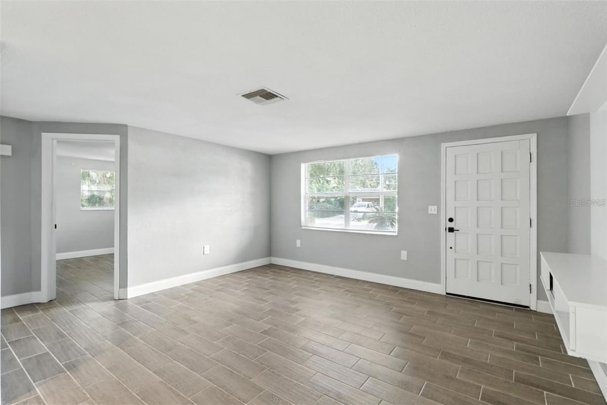 8035 GULF WAY — photo 7 of 24