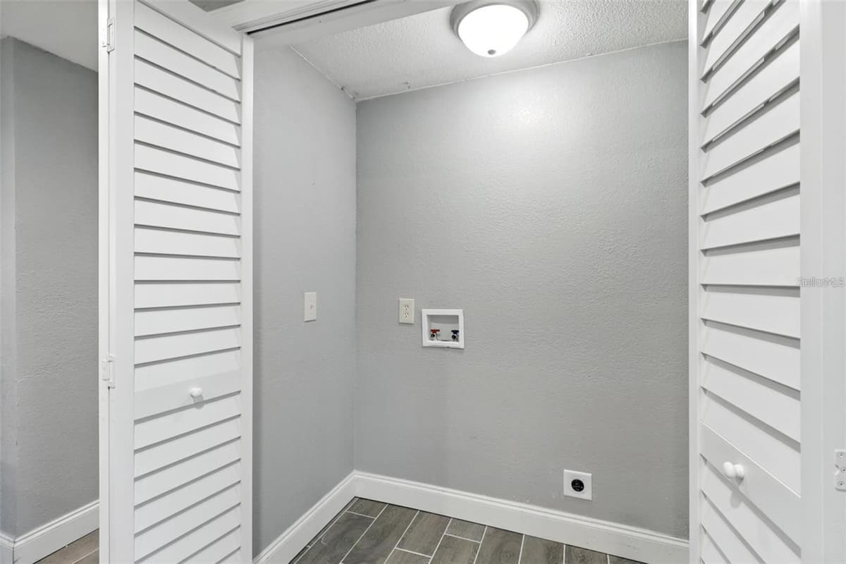 8035 GULF WAY — photo 12 of 24