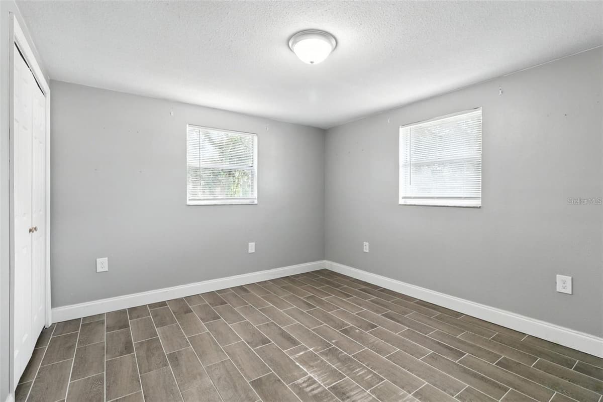 8035 GULF WAY — photo 17 of 24