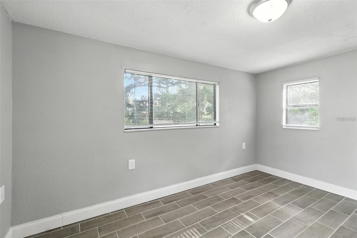8035 GULF WAY — photo 13 of 24
