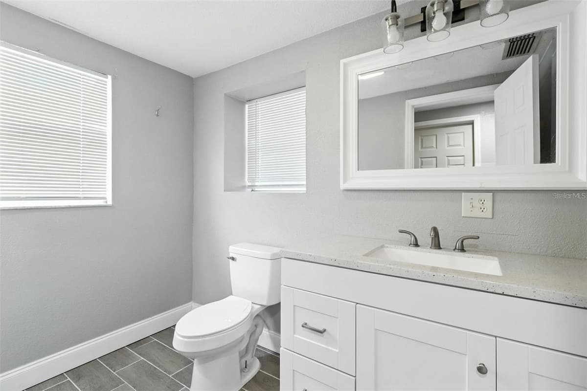 8035 GULF WAY — photo 15 of 24