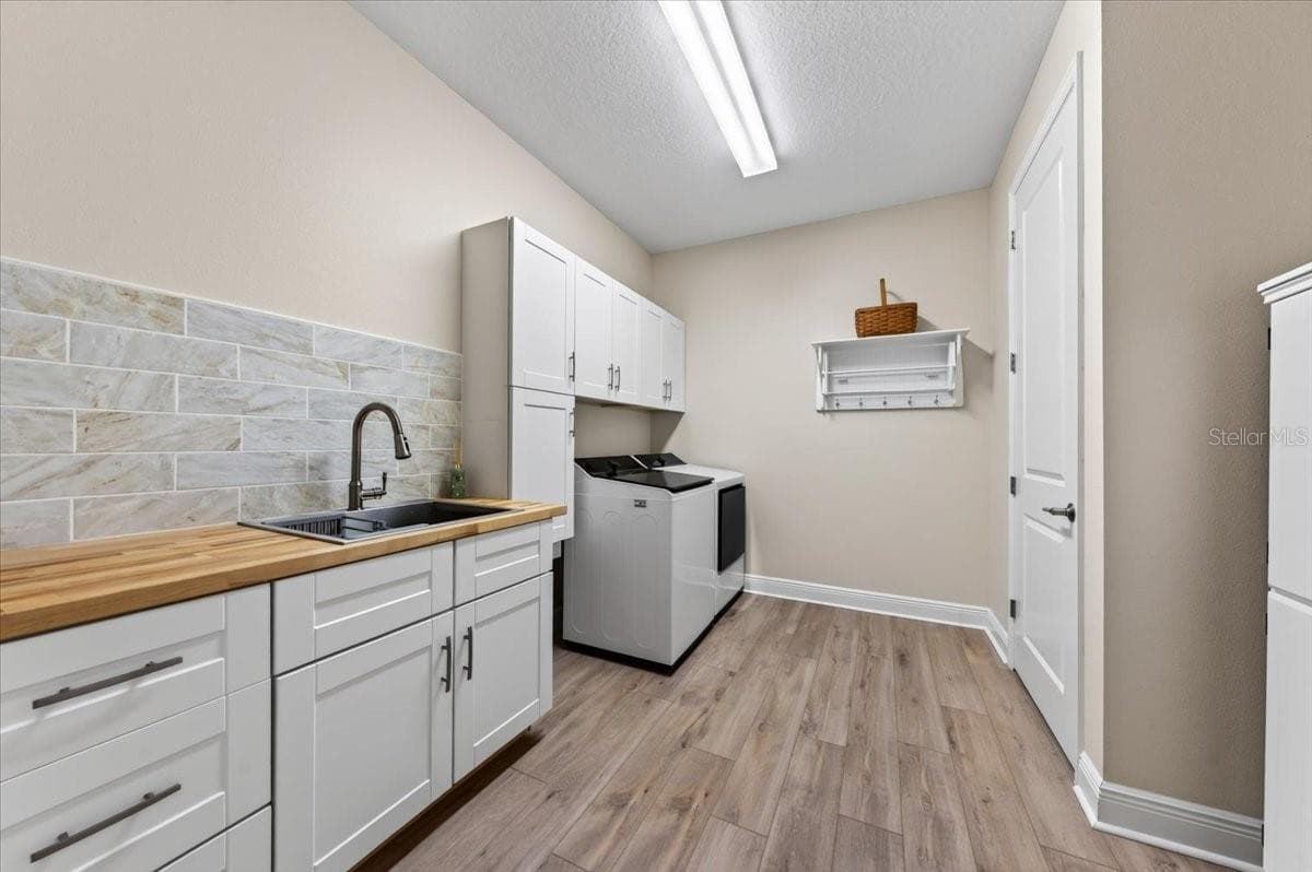 9145 WARM SPRINGS CIRCLE — photo 39 of 65