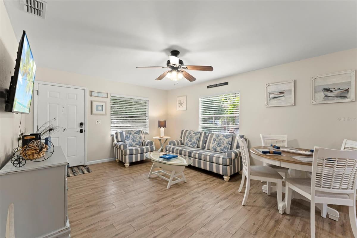 328 PERSHING STREET — photo 16 of 54
