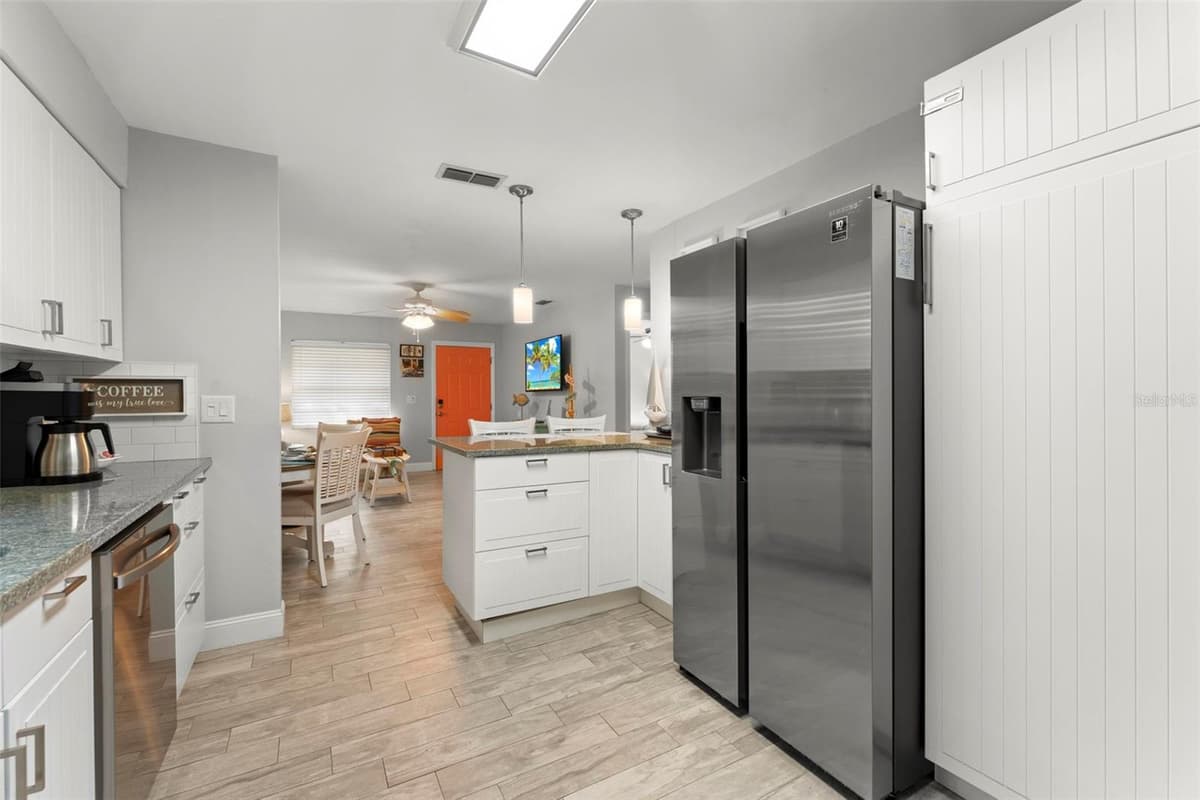 328 PERSHING STREET — photo 10 of 54