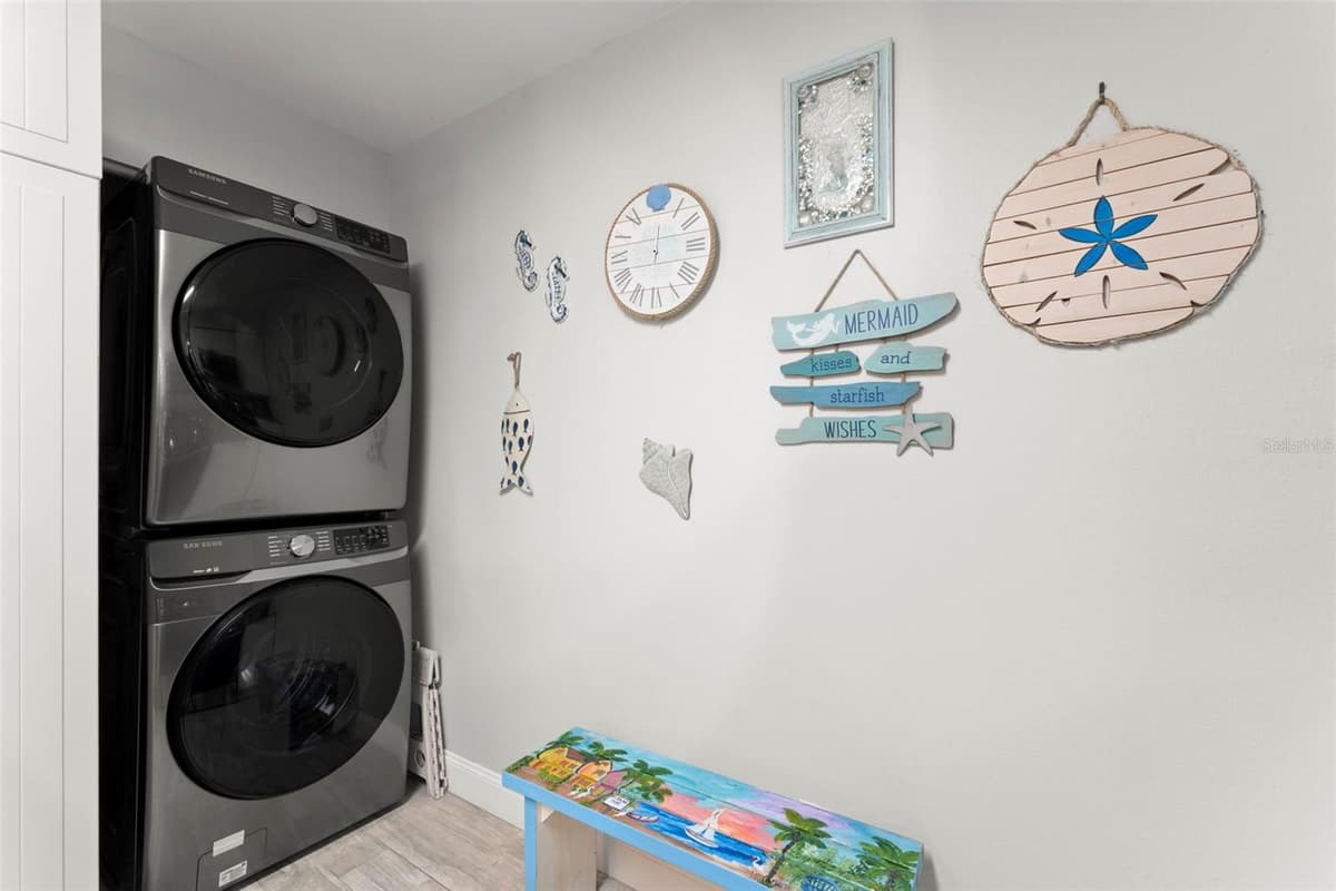 328 PERSHING STREET — photo 13 of 54
