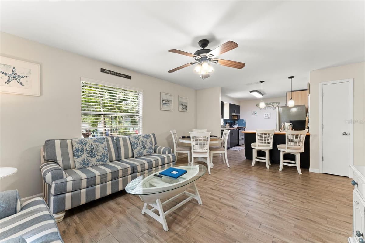 328 PERSHING STREET — photo 14 of 54