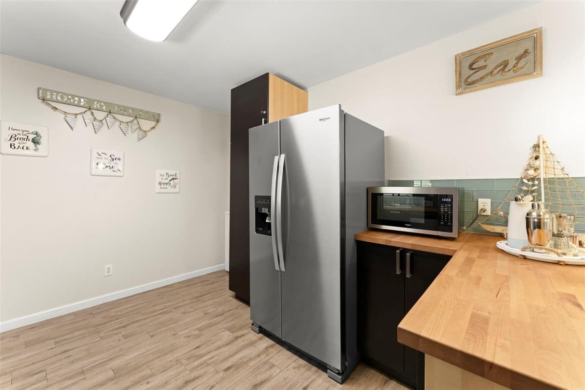 328 PERSHING STREET — photo 15 of 54