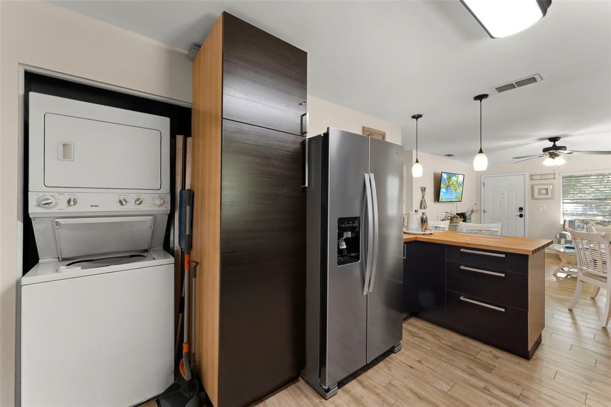 328 PERSHING STREET — photo 11 of 54