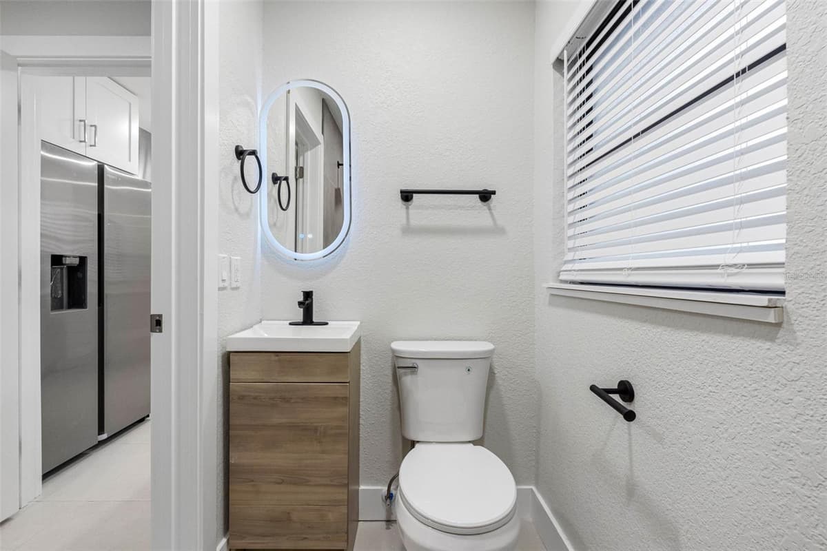 1005 APACHE TRAIL — photo 15 of 36
