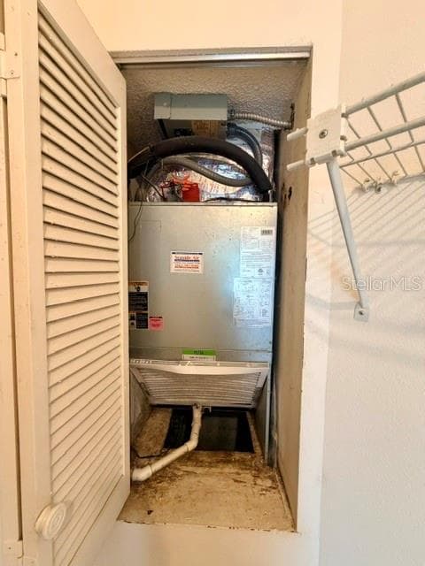 950 WATERSIDE LANE — photo 35 of 69