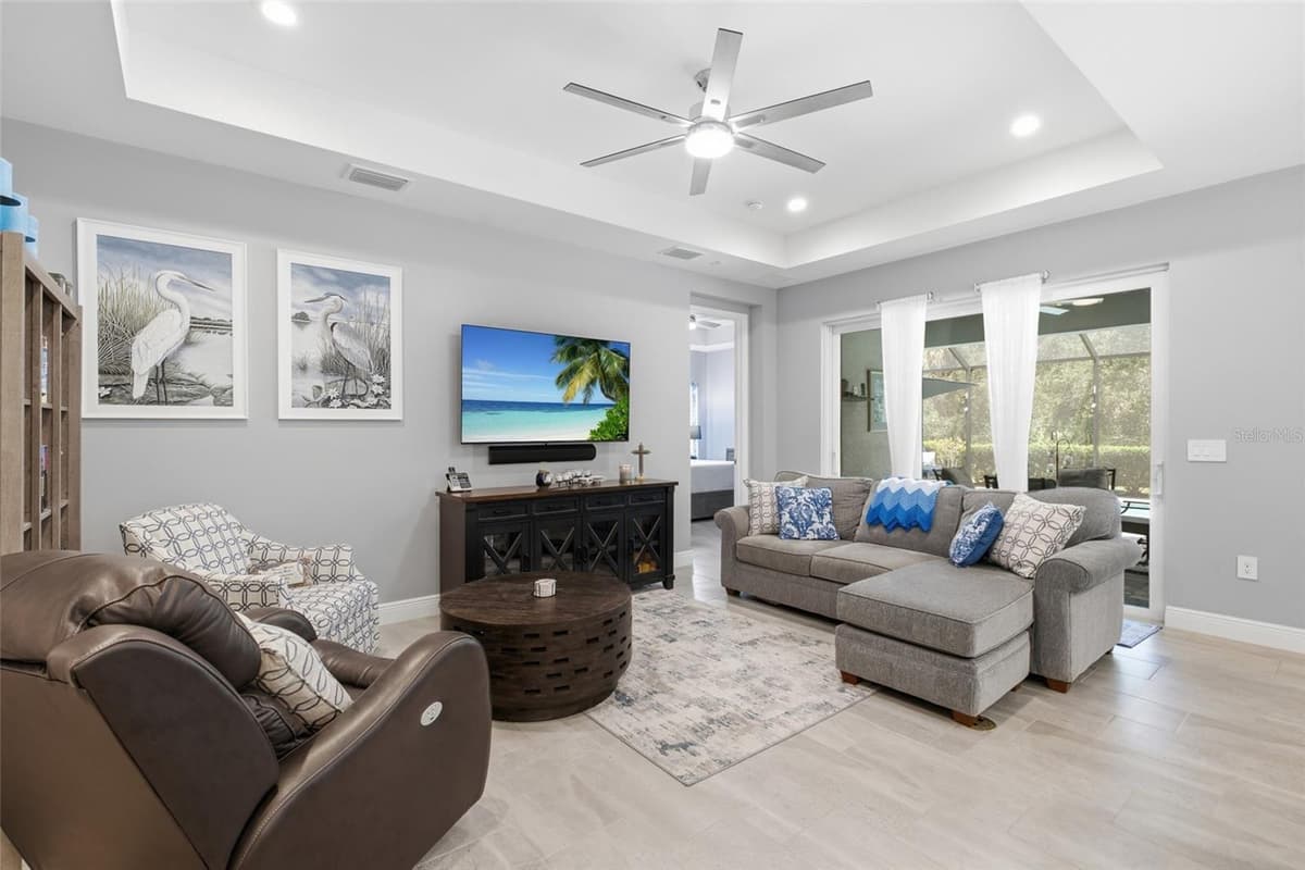 3121 HERITAGE PINES DRIVE — photo 14 of 50