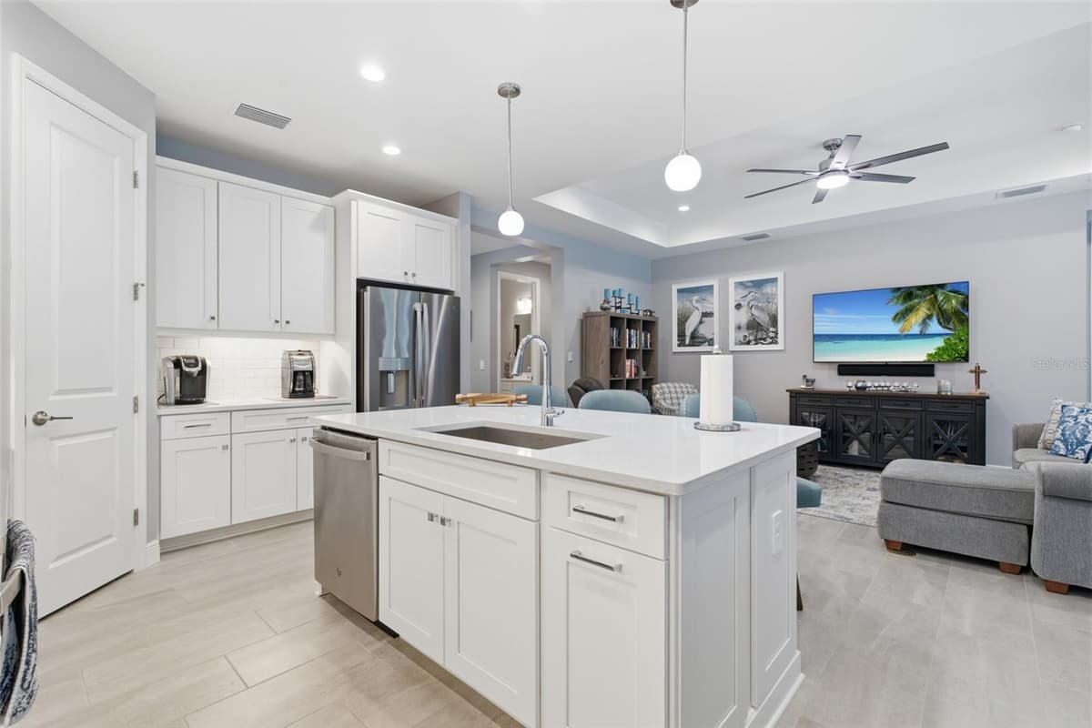 3121 HERITAGE PINES DRIVE — photo 16 of 50