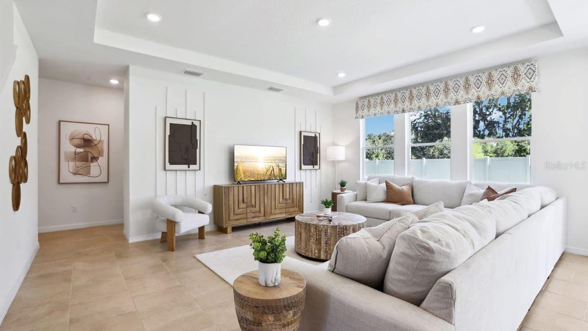 2504 STRATTEN DRIVE — photo 10 of 28