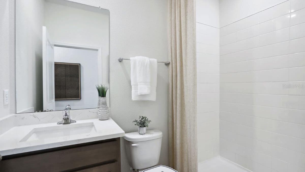 2504 STRATTEN DRIVE — photo 16 of 28