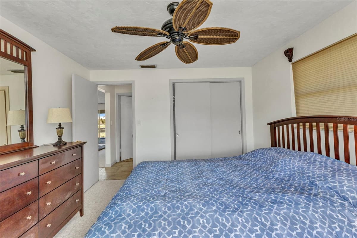 2350 MARION AVENUE — photo 12 of 52