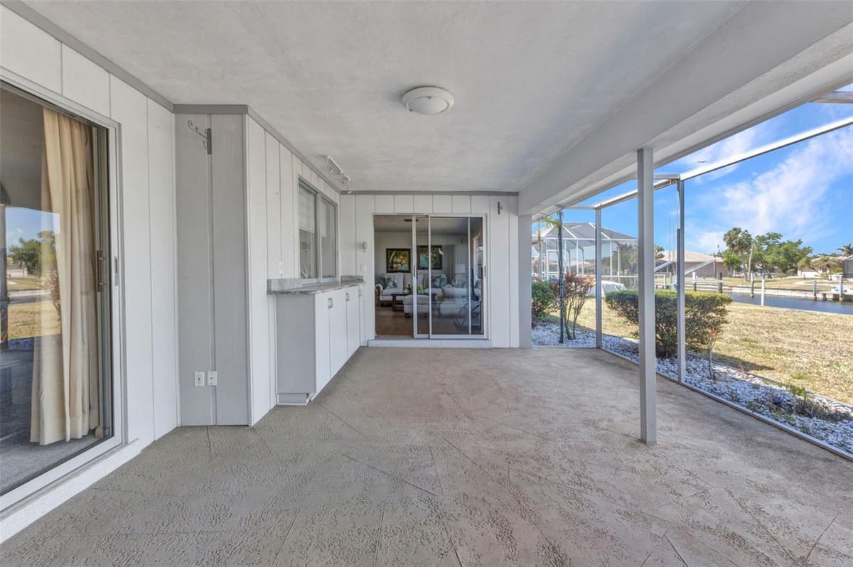 2350 MARION AVENUE — photo 37 of 52