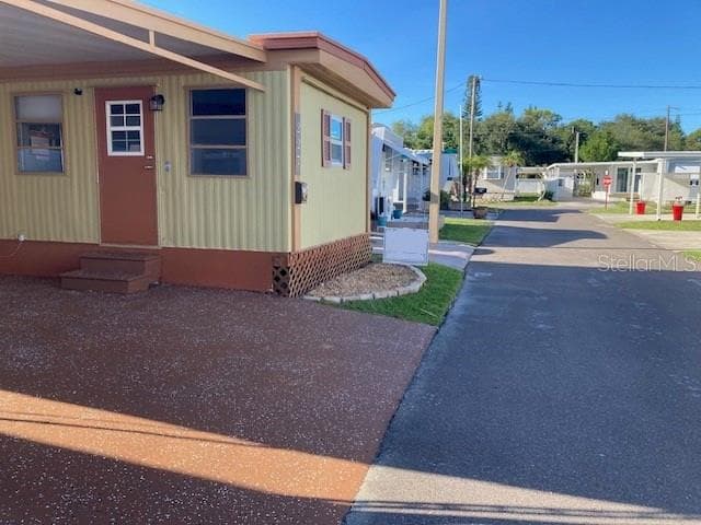 800 32ND AVENUE — photo 2 of 16