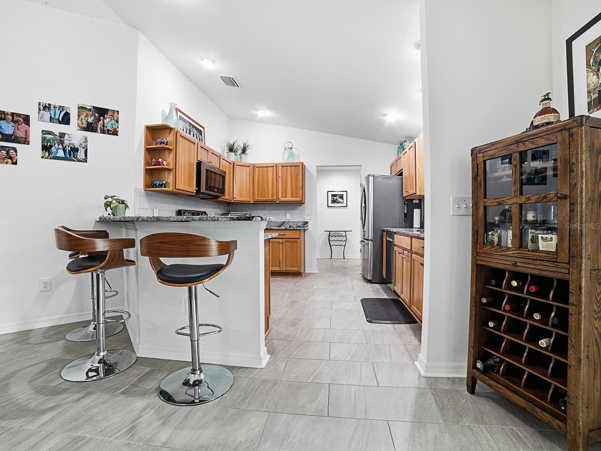 843 CLIFFORD COURT — photo 6 of 26