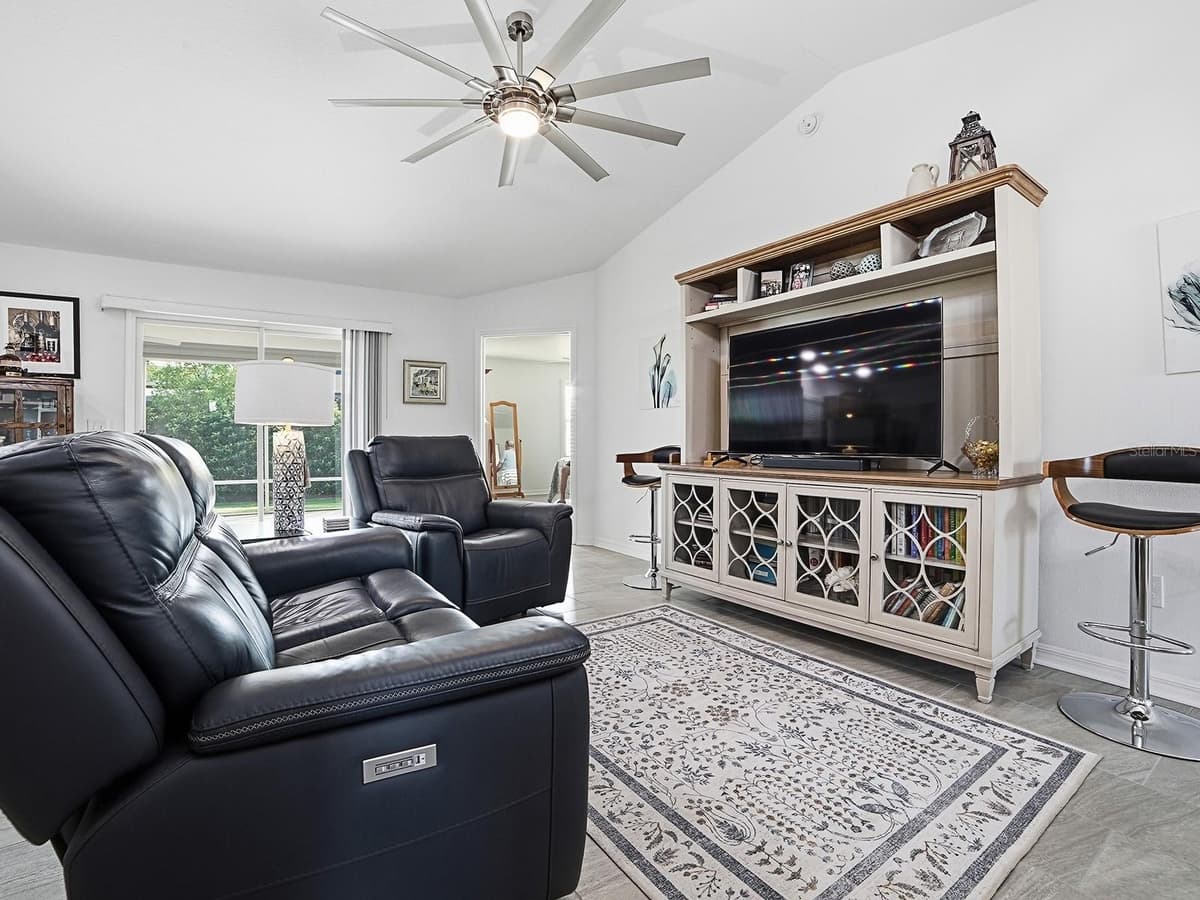 843 CLIFFORD COURT — photo 9 of 26