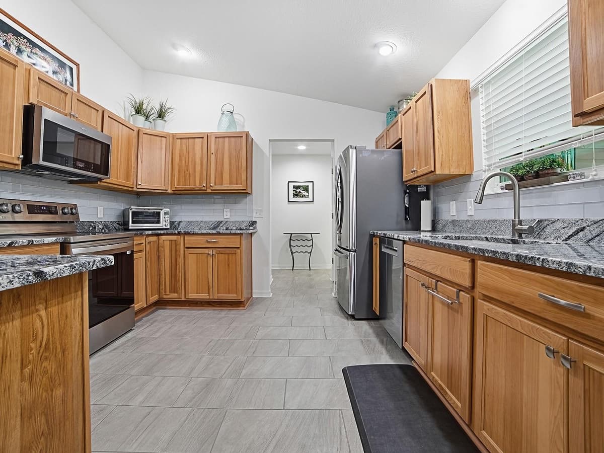 843 CLIFFORD COURT — photo 5 of 26