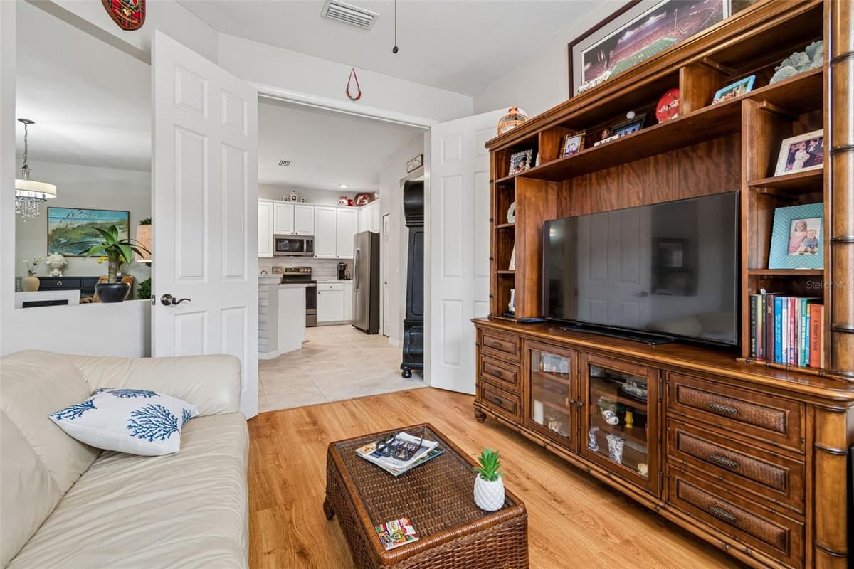 161 SHELL FALLS DRIVE — photo 17 of 51