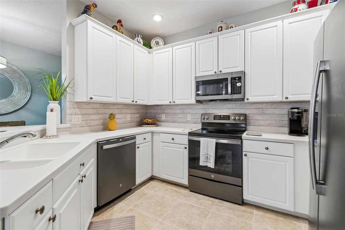 161 SHELL FALLS DRIVE — photo 8 of 51