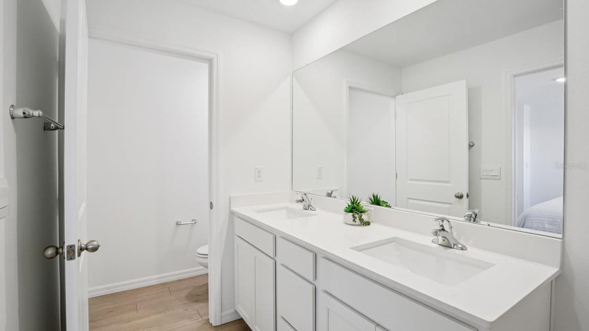 5290 BERRY BAY AVENUE — photo 21 of 27